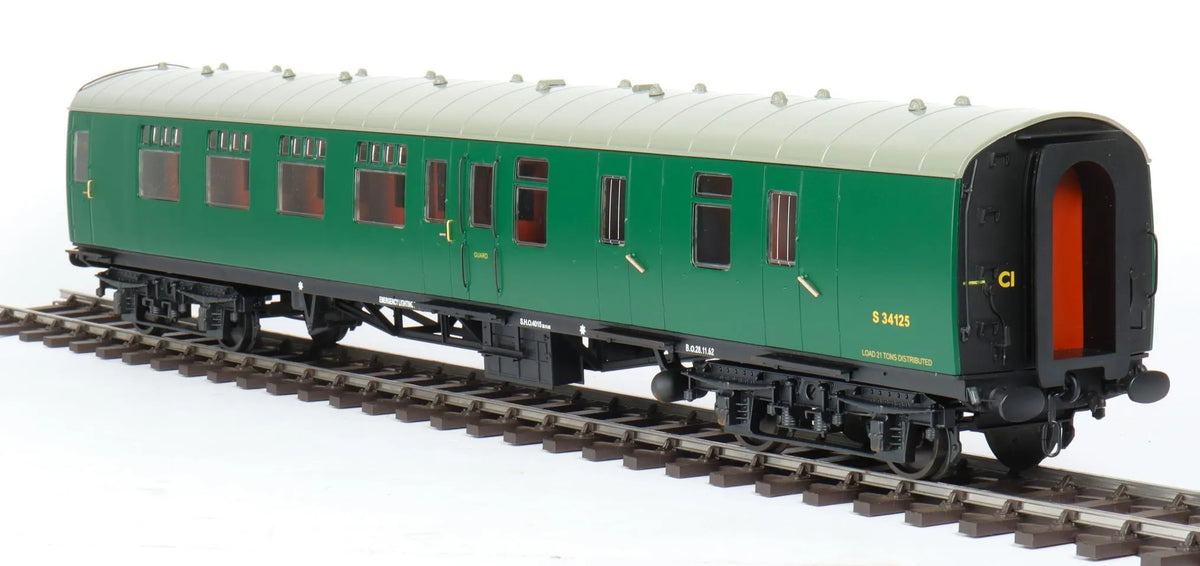 Rake of 3 gauge 1 Accucraft BR Mk1 coaches