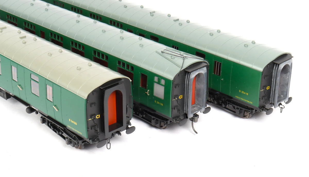 Rake of 3 gauge 1 Accucraft BR Mk1 coaches