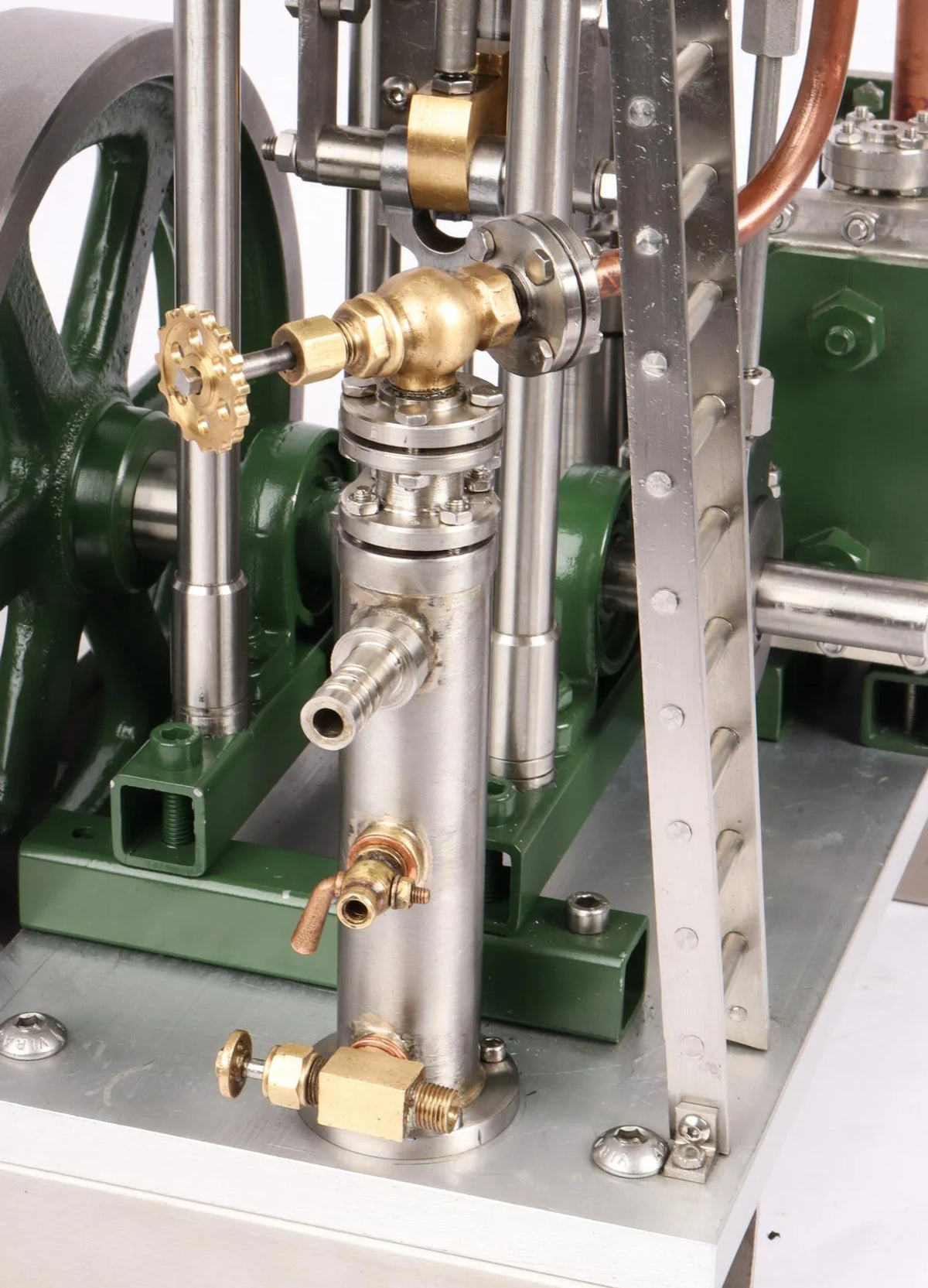 Vertical tandem compound engine