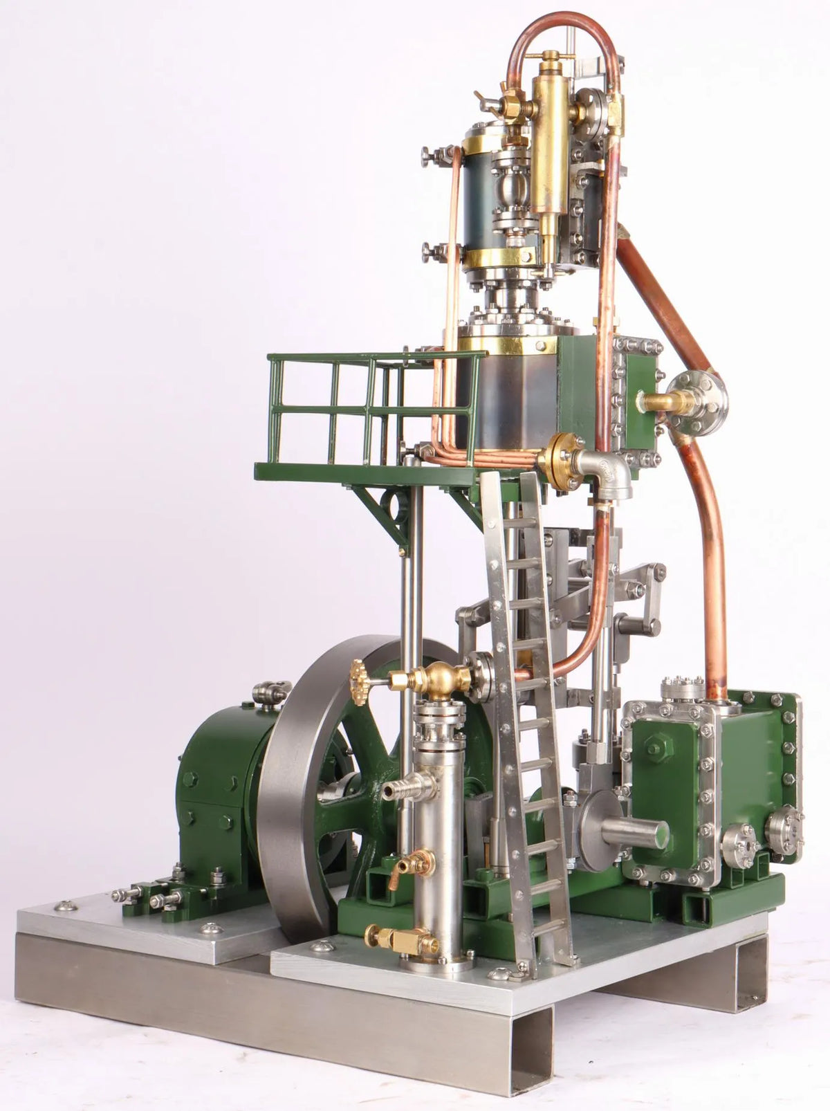 Vertical tandem compound engine
