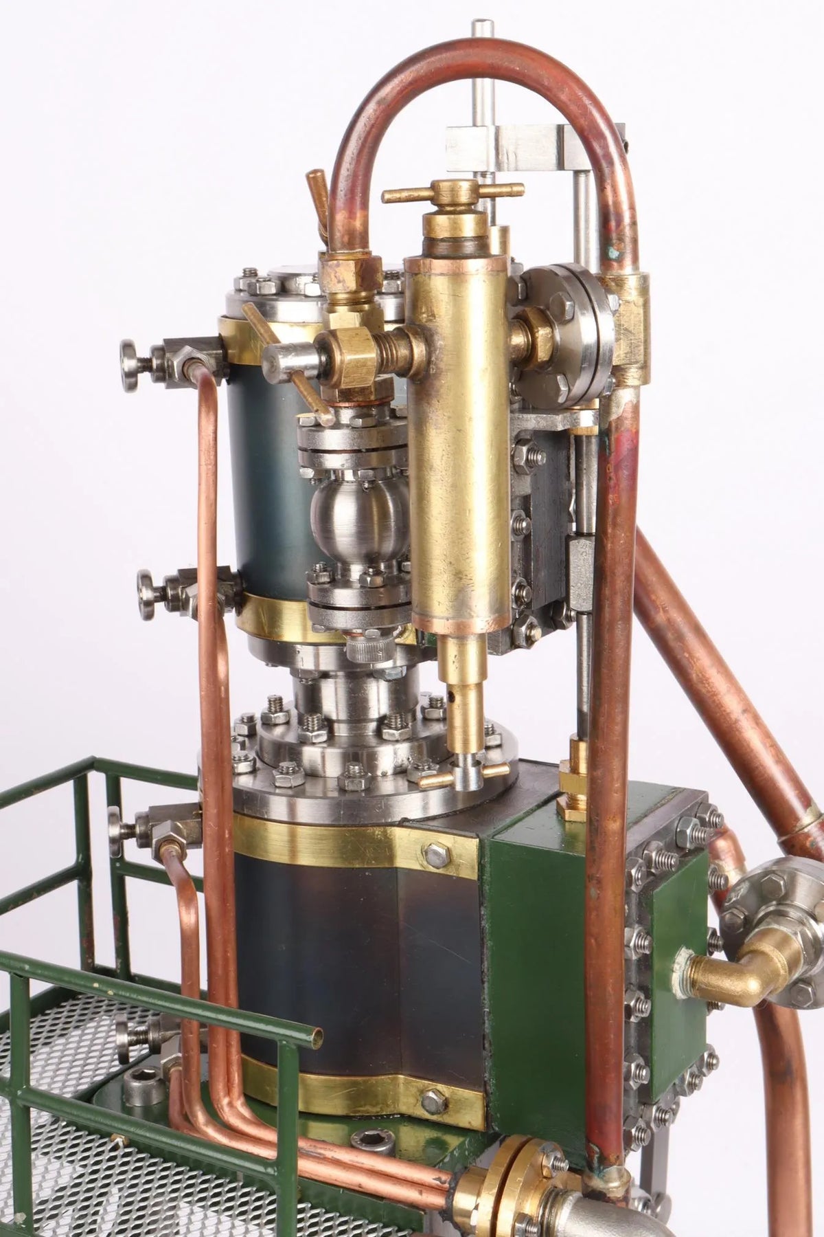 Vertical tandem compound engine