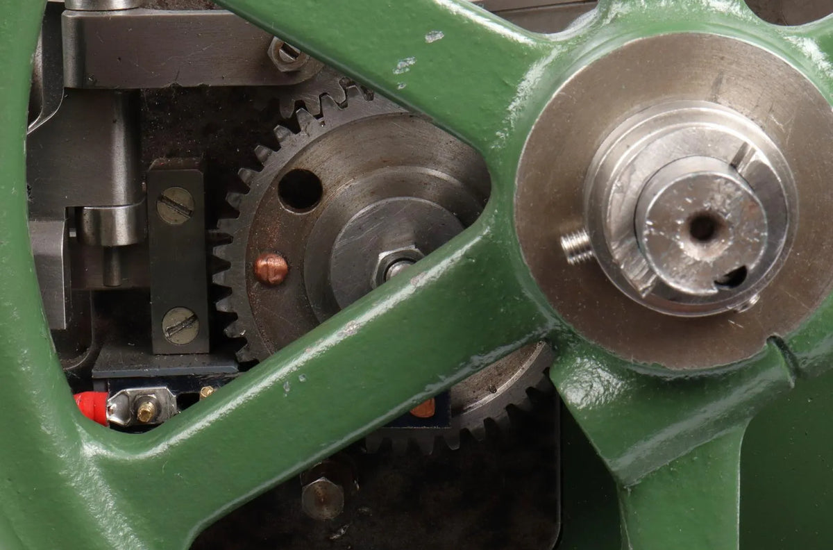 Half-size "Economy" open crank engine