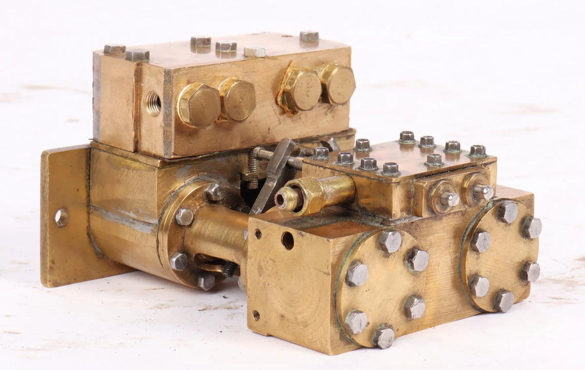 Duplex steam pump
