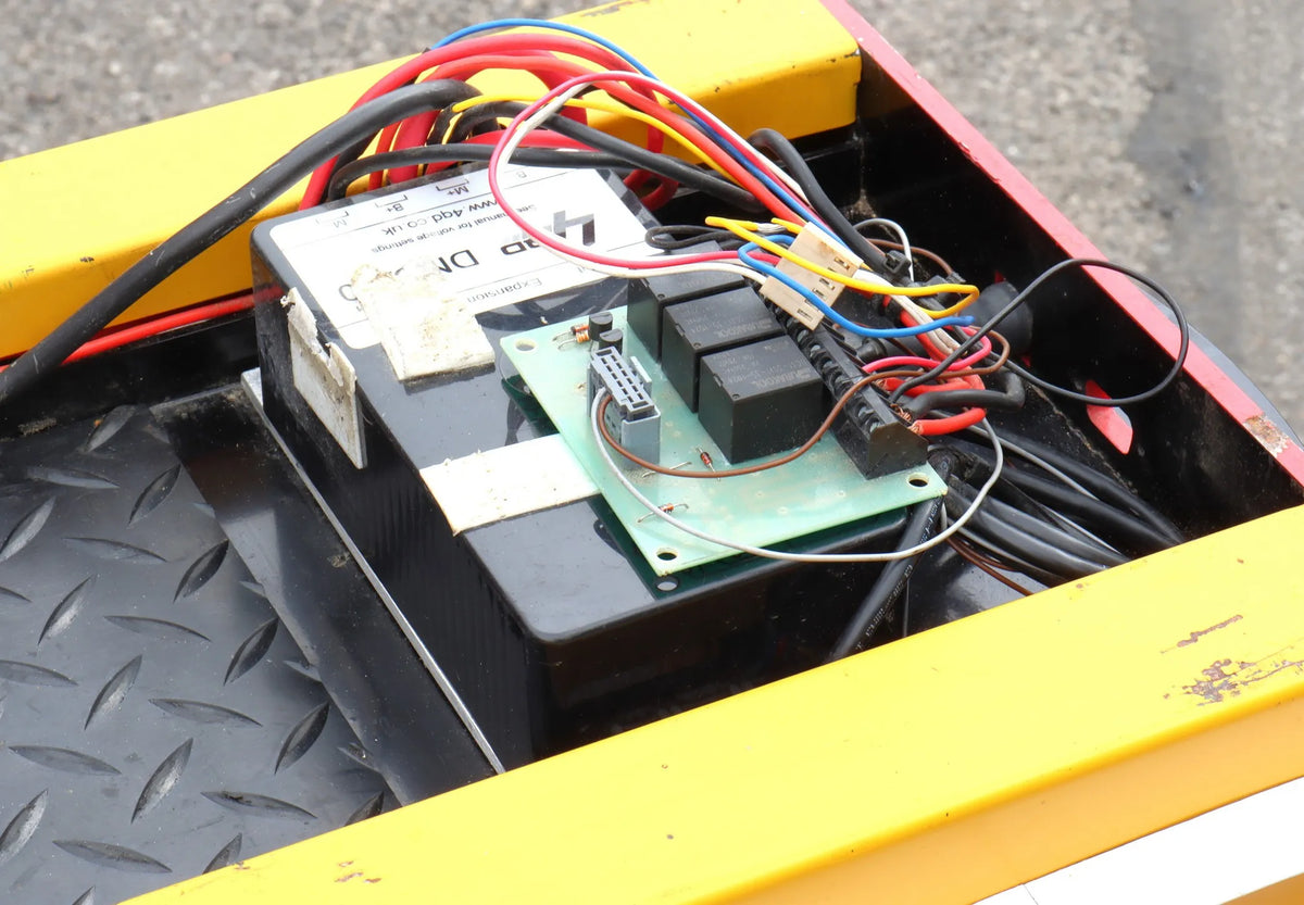 5 inch gauge Maxitrak Baldwin battery electric shunter