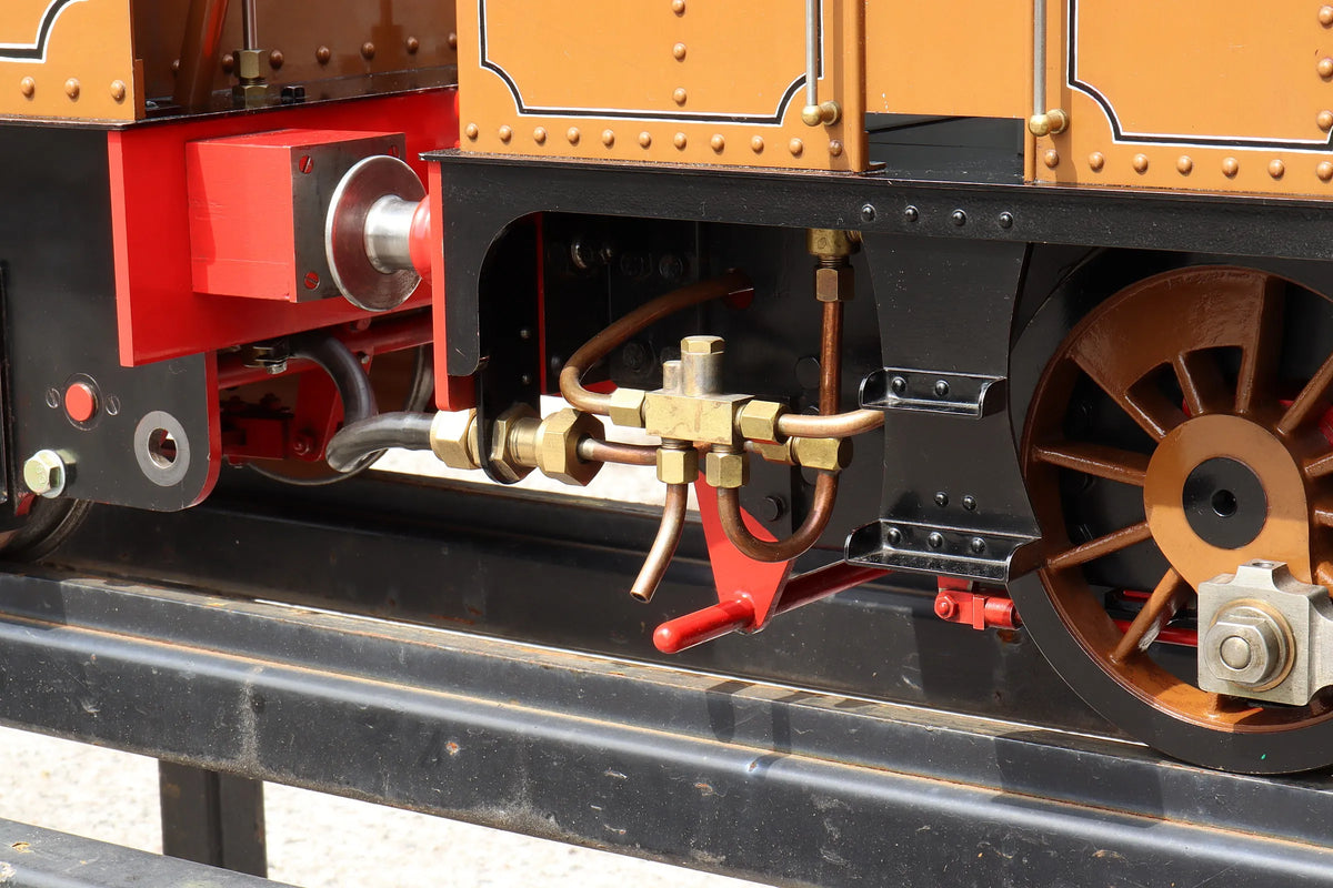 7 1/4 inch gauge "Holmside" 0-6-0ST with tender