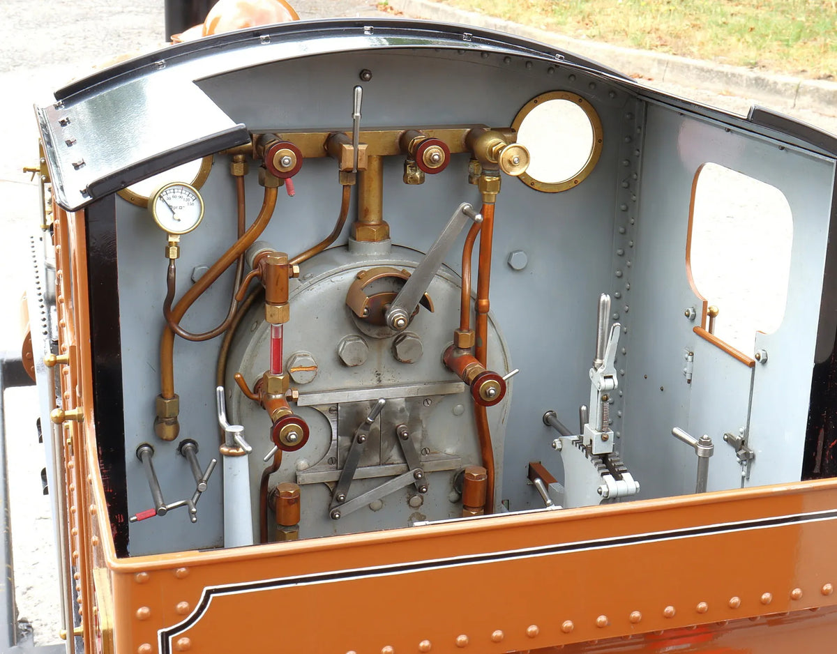 7 1/4 inch gauge "Holmside" 0-6-0ST with tender