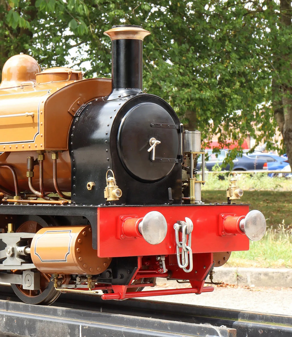 7 1/4 inch gauge "Holmside" 0-6-0ST with tender