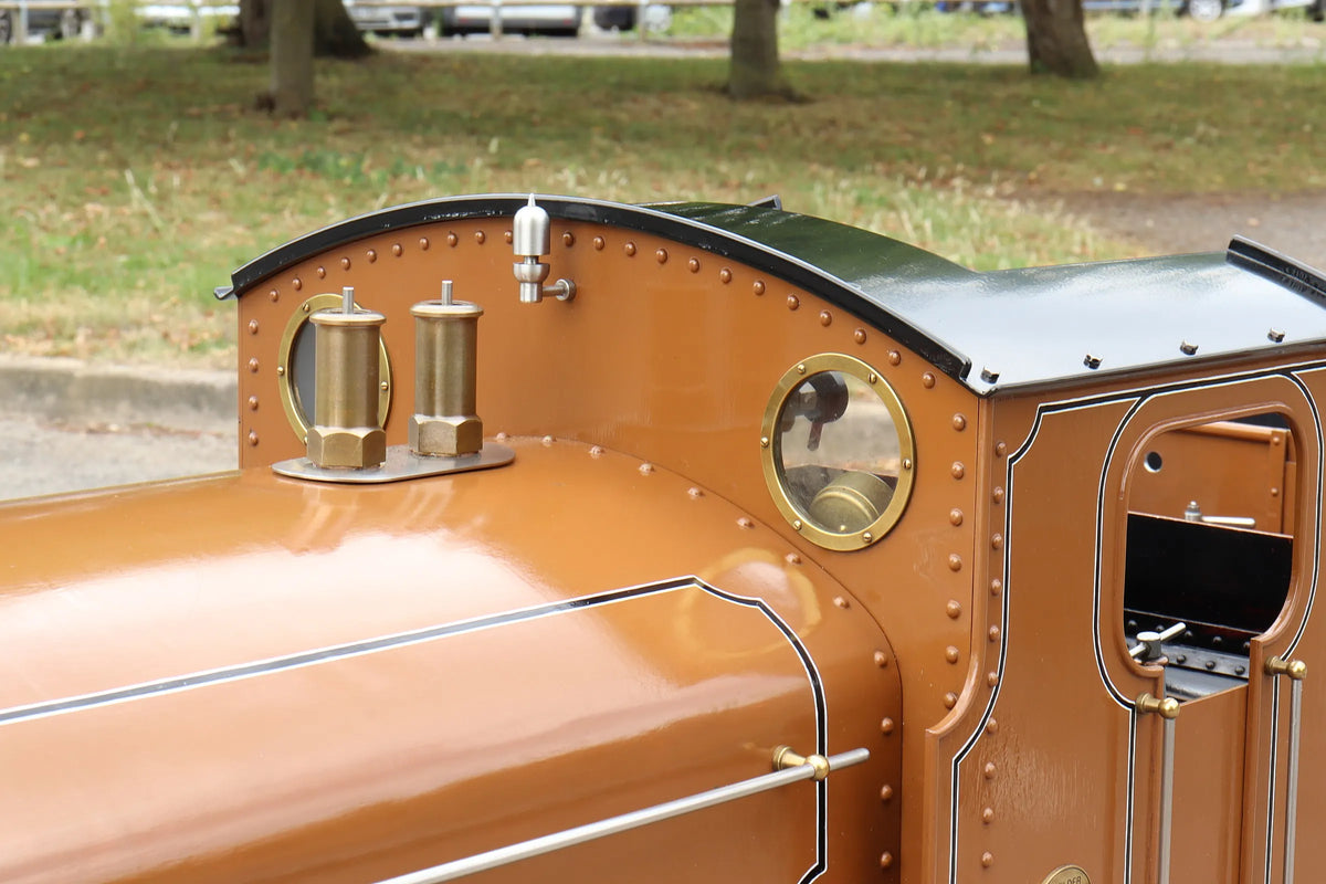 7 1/4 inch gauge "Holmside" 0-6-0ST with tender
