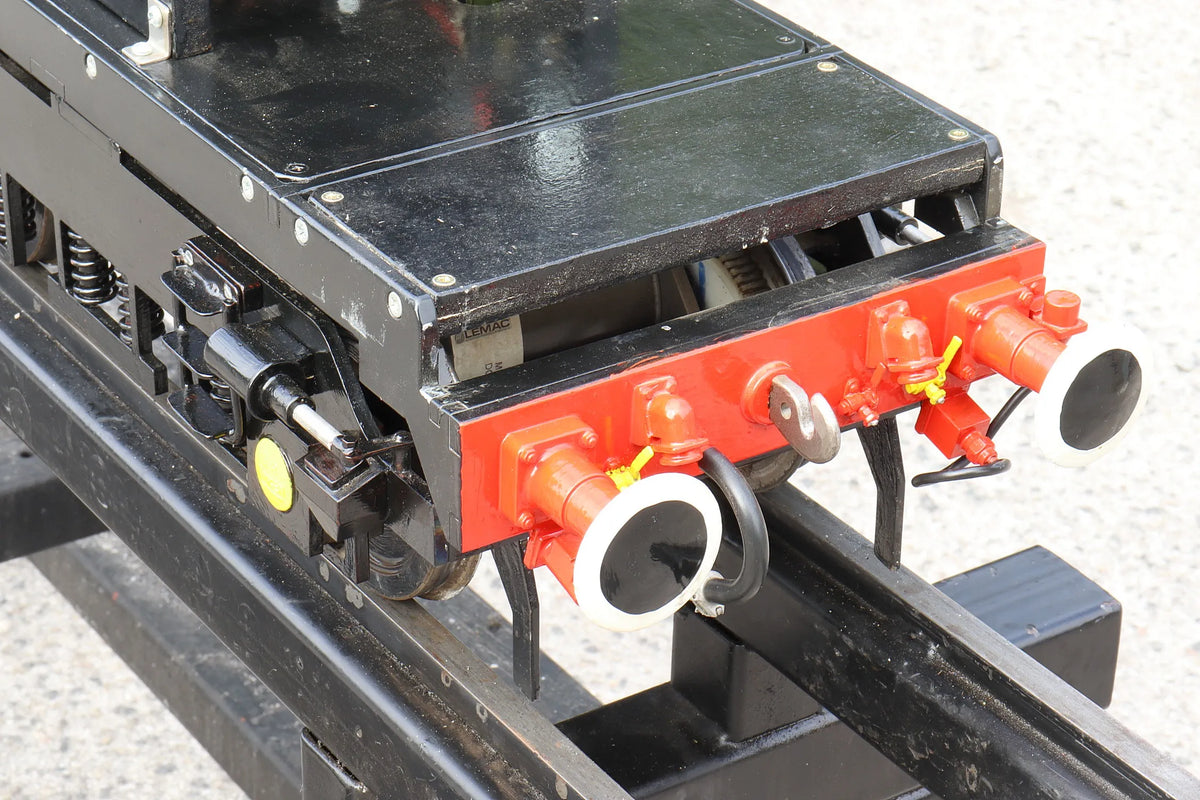 5 inch gauge Class 33 battery-electric
