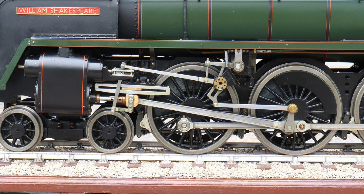 3 1/2 inch gauge BR Standard Class 7 No.70004 "William Shakespeare"