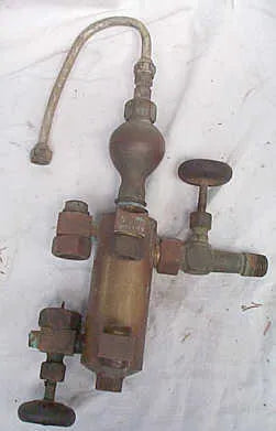 Steam engine lubricator
