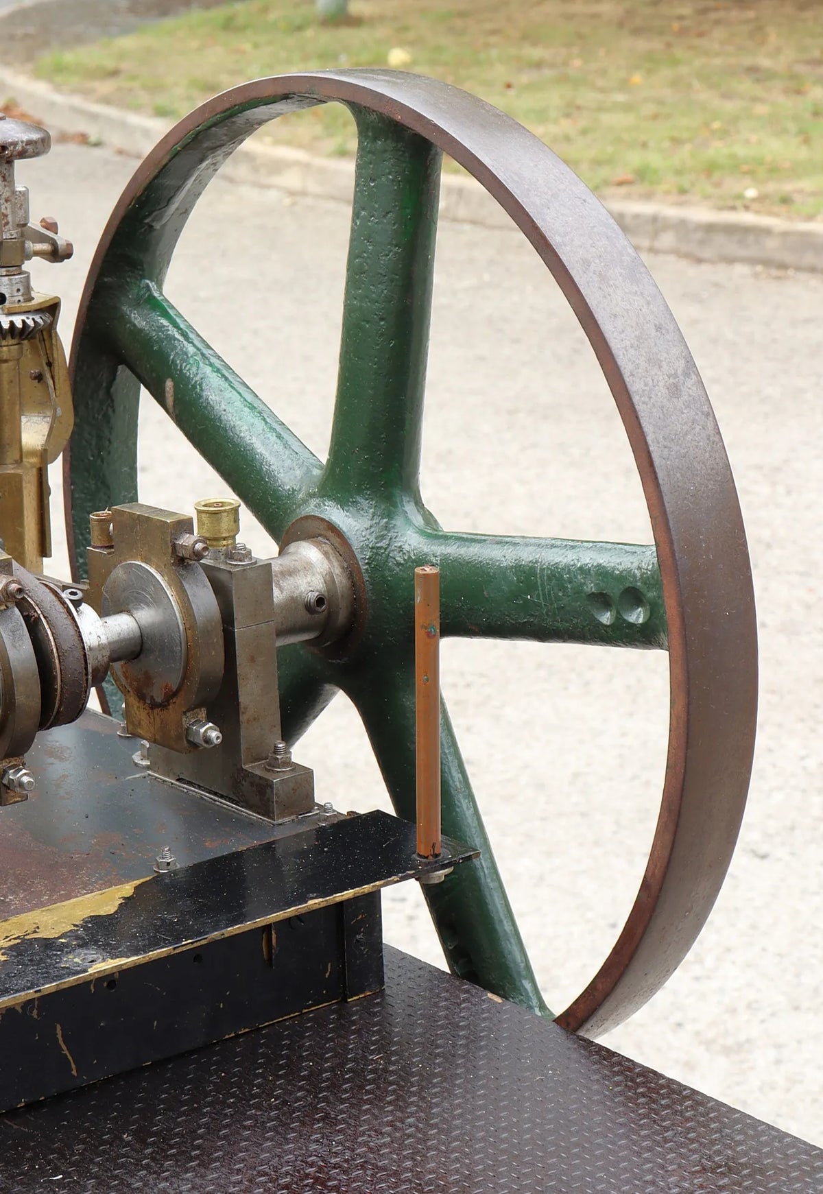 Large freelance mill engine