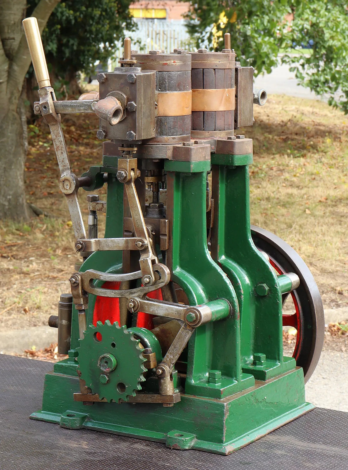Large vertical twin engine
