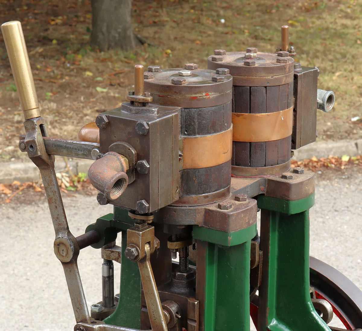 Large vertical twin engine