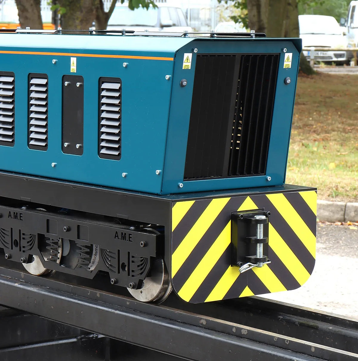 5 inch gauge AME "Vulcan 4" battery electric shunter