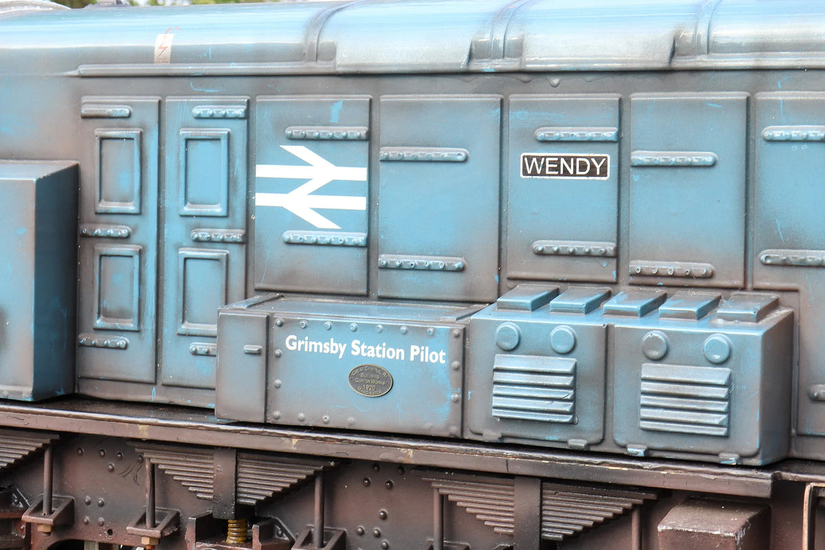 5 inch gauge Class 08 battery electric shunter