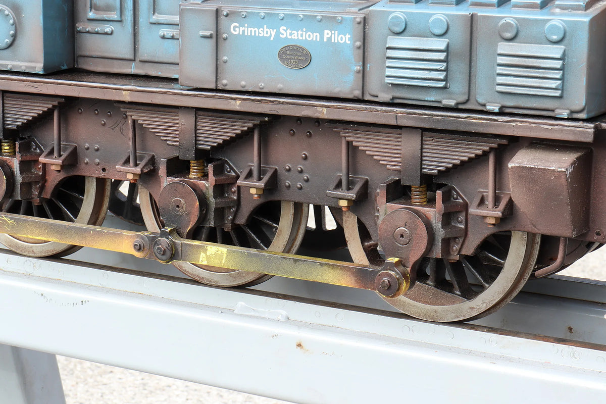 5 inch gauge Class 08 battery electric shunter