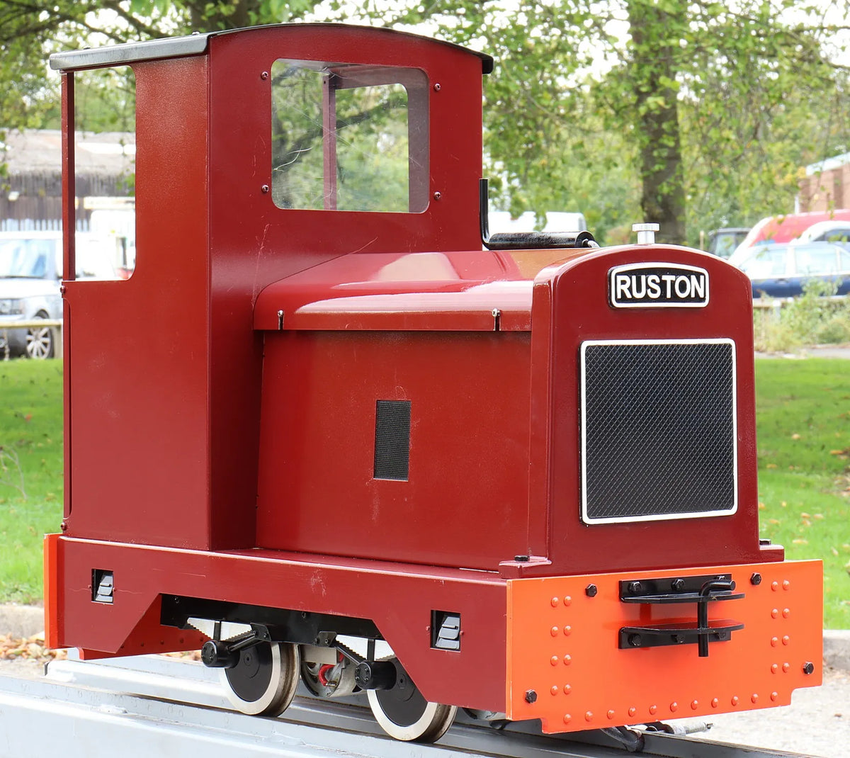 5 inch gauge Maxitrak Ruston 0-4-0 battery electric