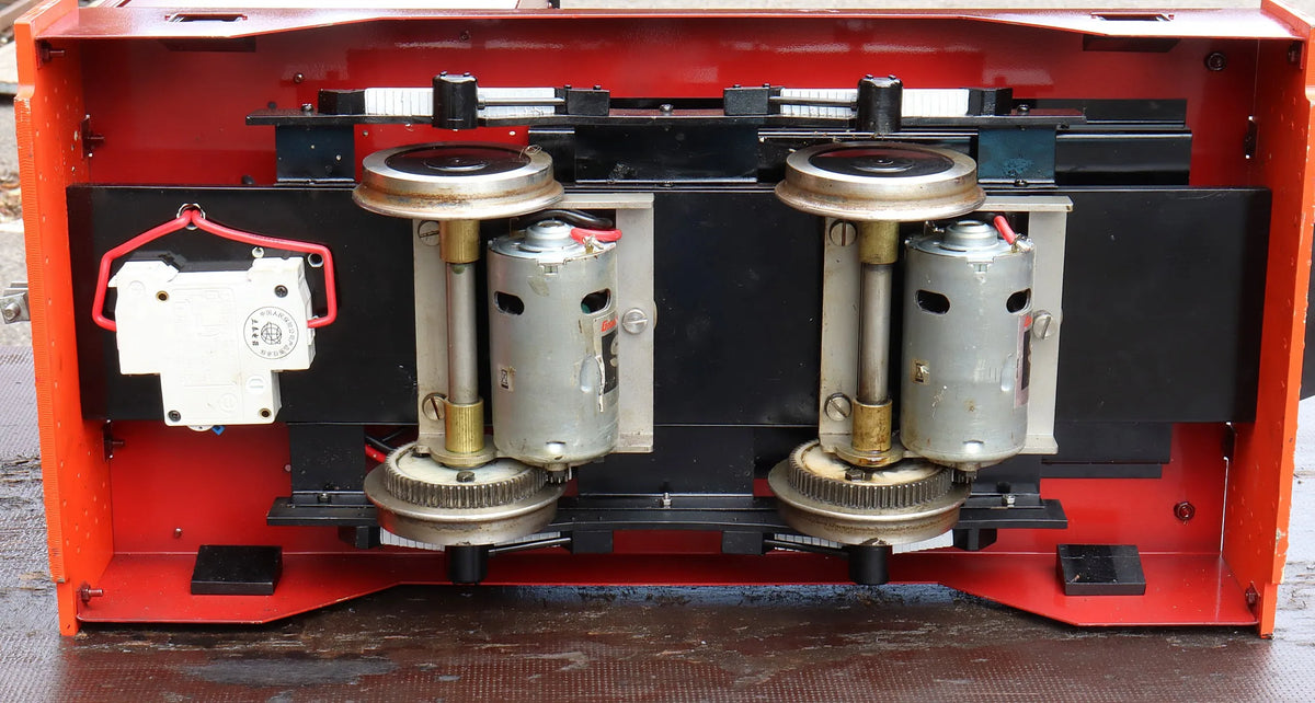 5 inch gauge Maxitrak Ruston 0-4-0 battery electric