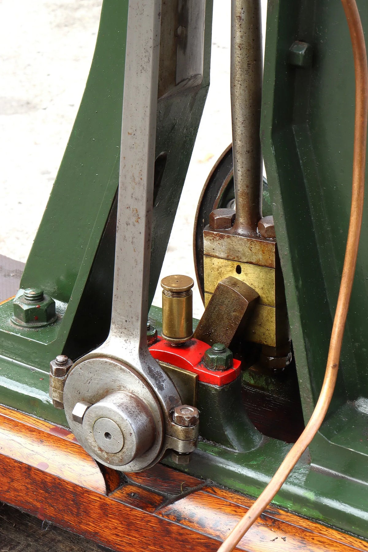 Vintage vertical engine