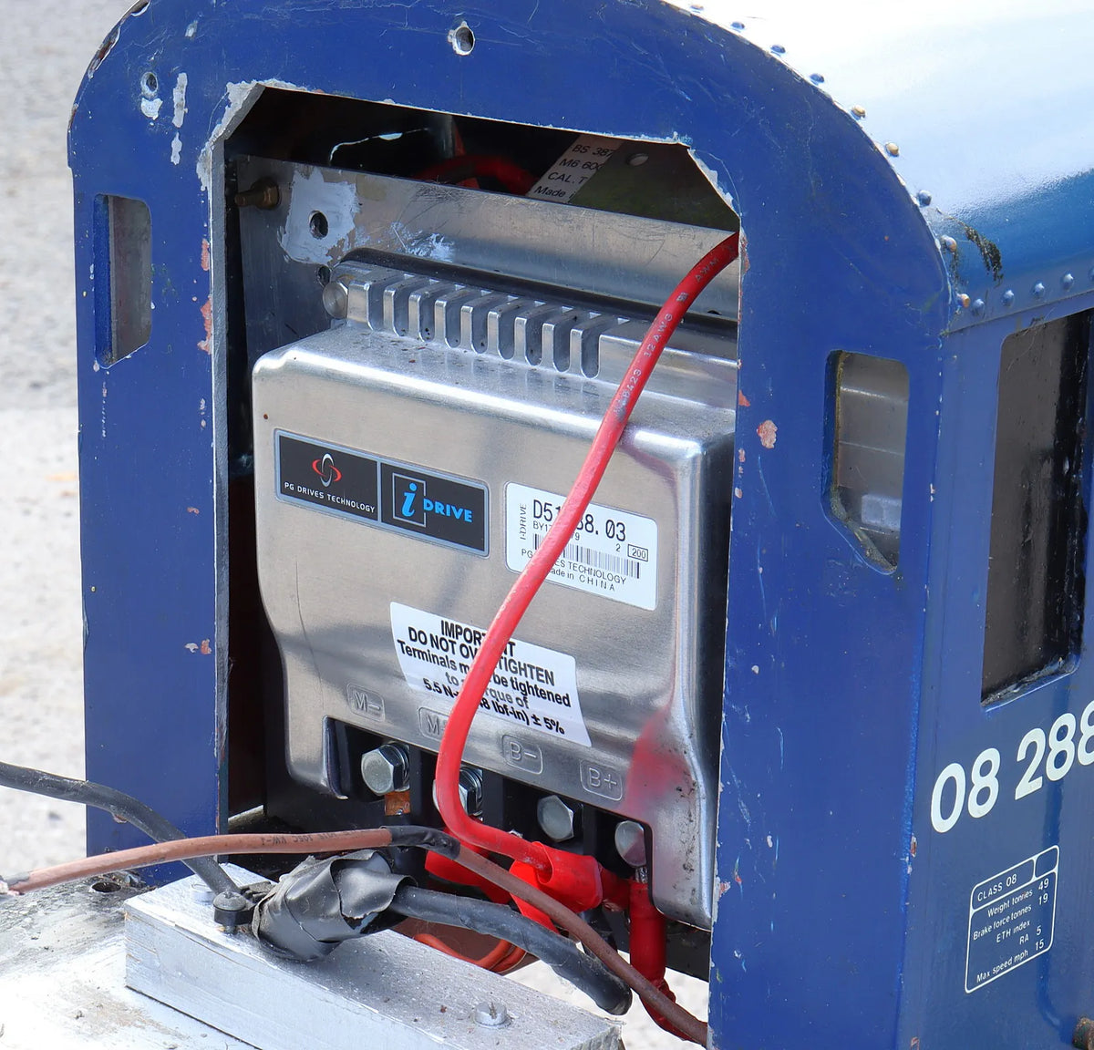 5 inch gauge Class 08 battery electric shunter