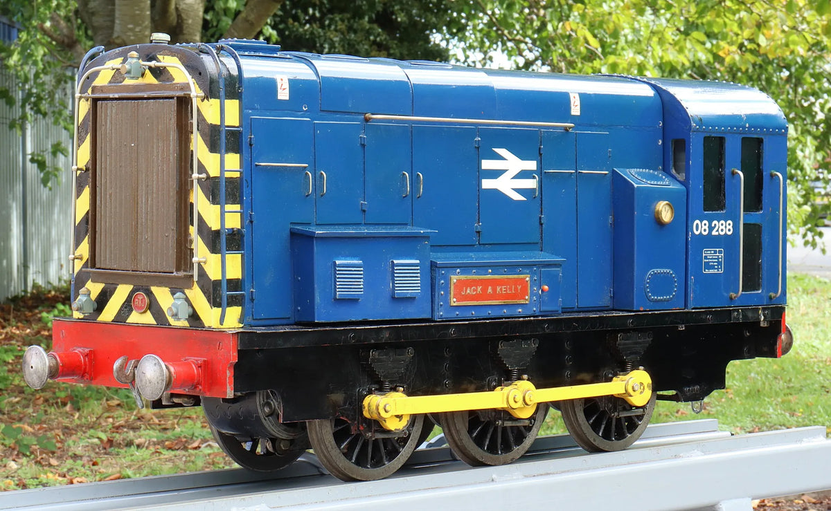 5 inch gauge Class 08 battery electric shunter