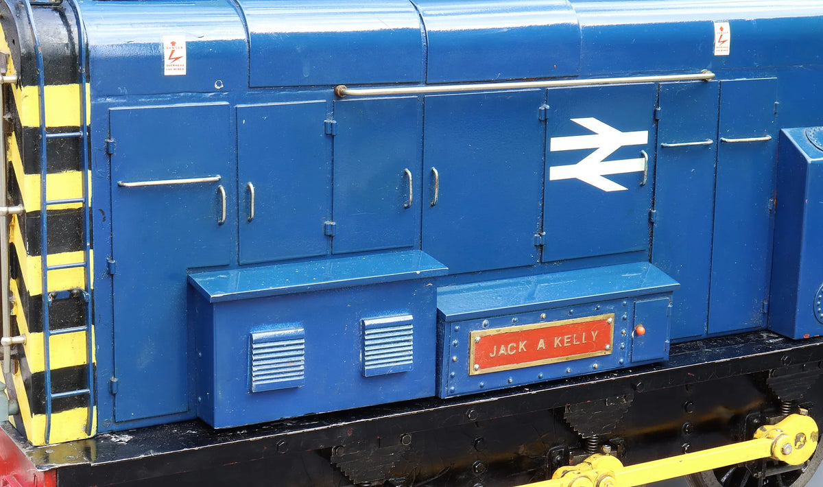 5 inch gauge Class 08 battery electric shunter