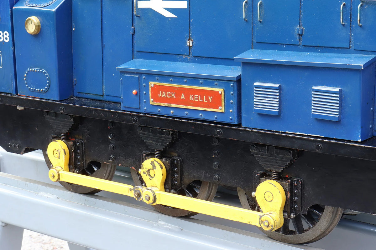 5 inch gauge Class 08 battery electric shunter