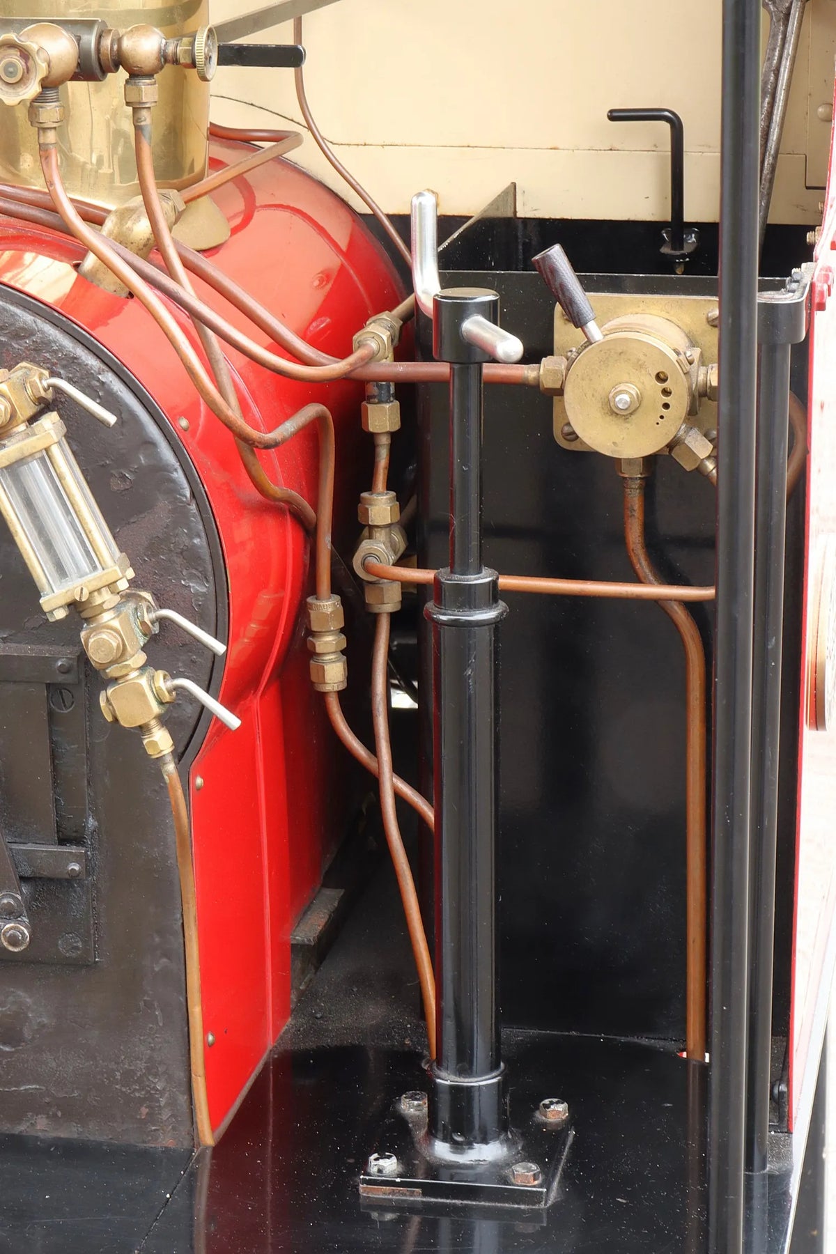 7 1/4 inch narrow gauge Huswell Clarke "Furbero" 0-4-0T
