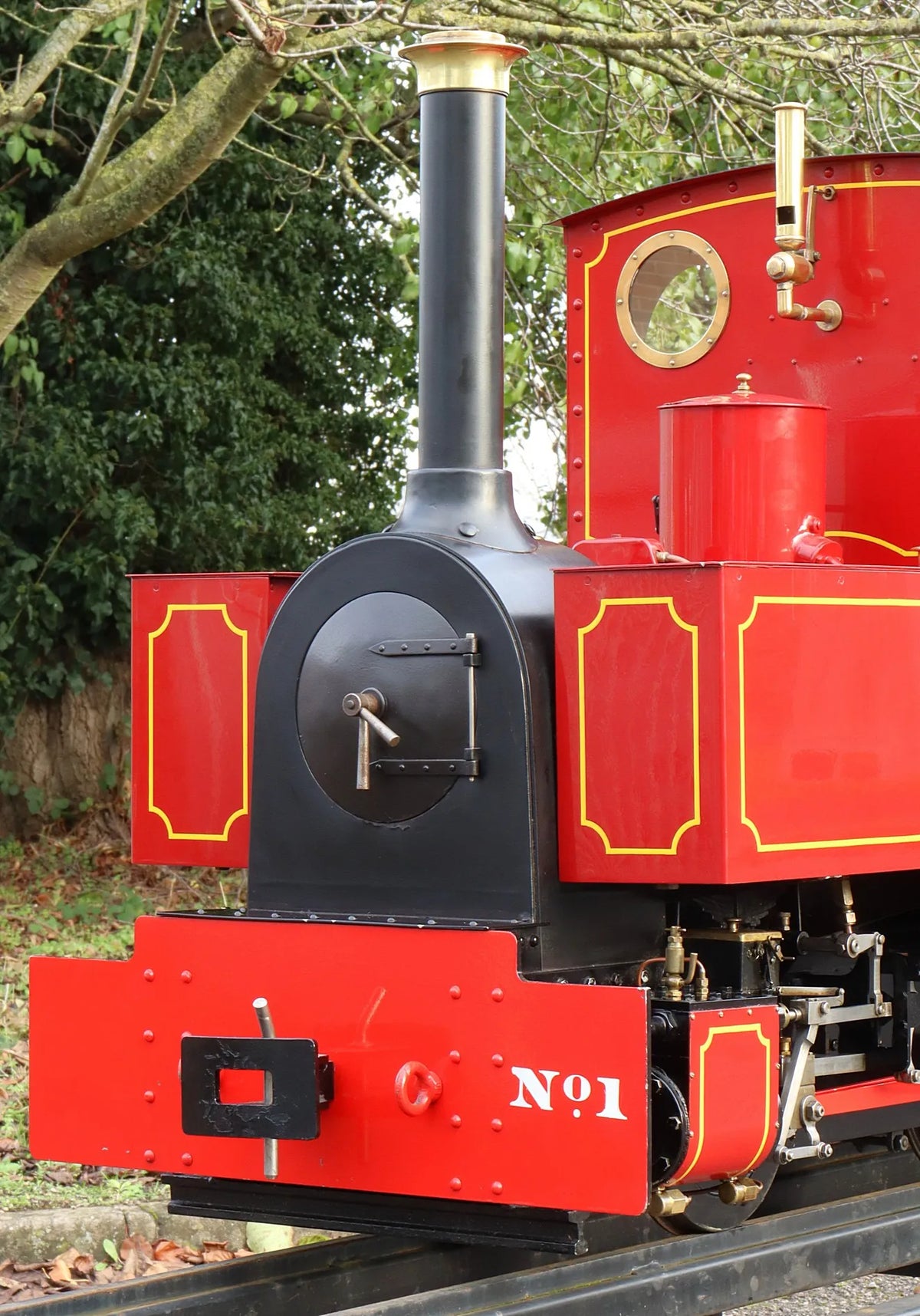 7 1/4 inch narrow gauge Huswell Clarke "Furbero" 0-4-0T