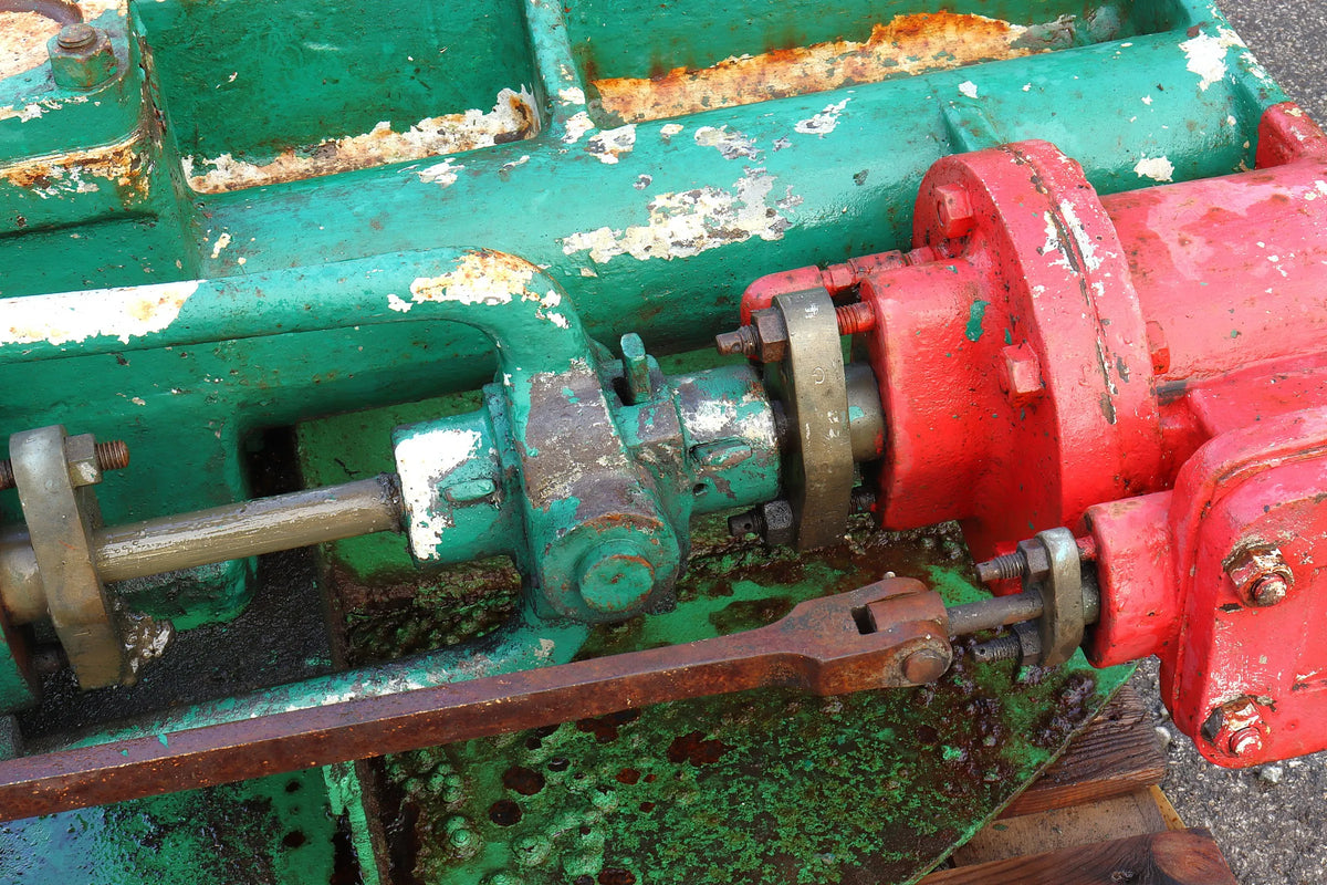 Large horizontal steam pump