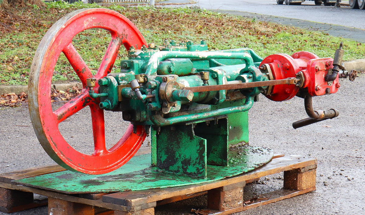 Large horizontal steam pump
