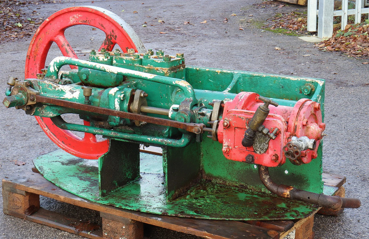 Large horizontal steam pump