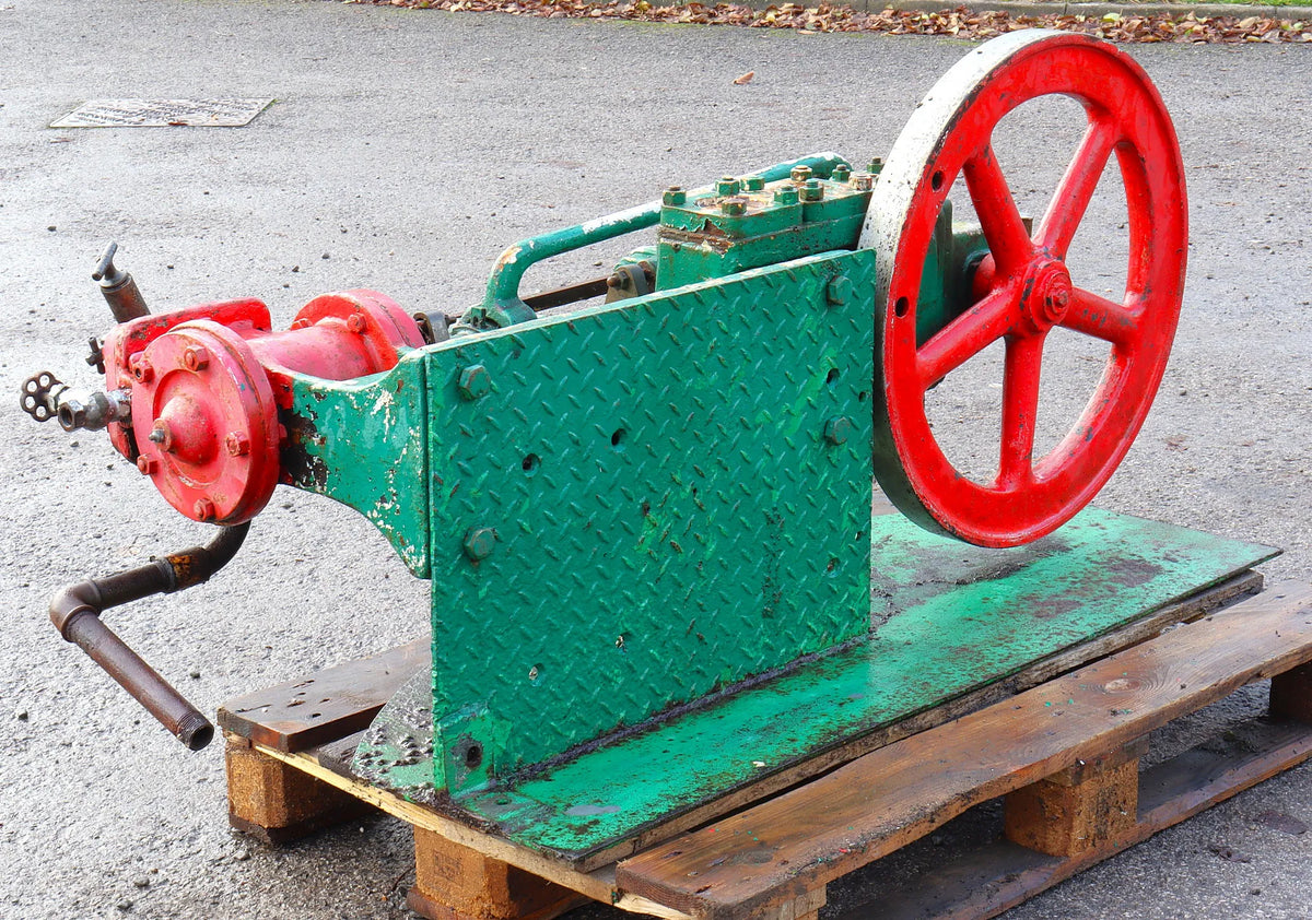 Large horizontal steam pump