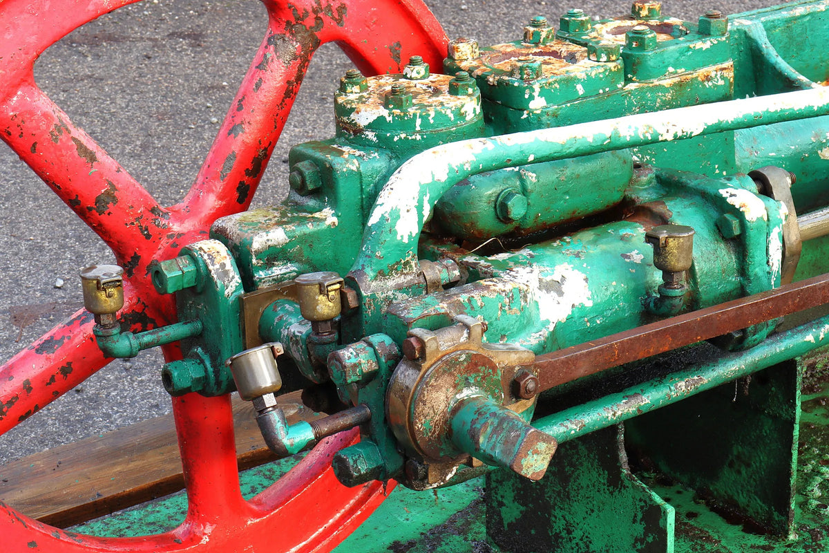 Large horizontal steam pump
