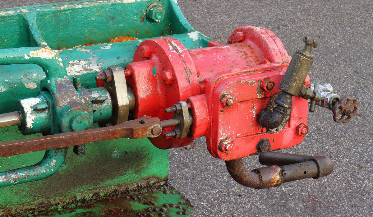 Large horizontal steam pump