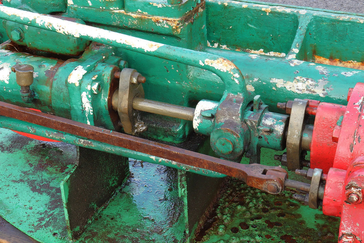 Large horizontal steam pump