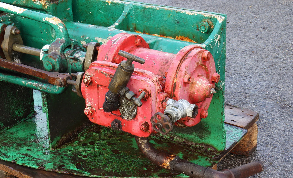 Large horizontal steam pump