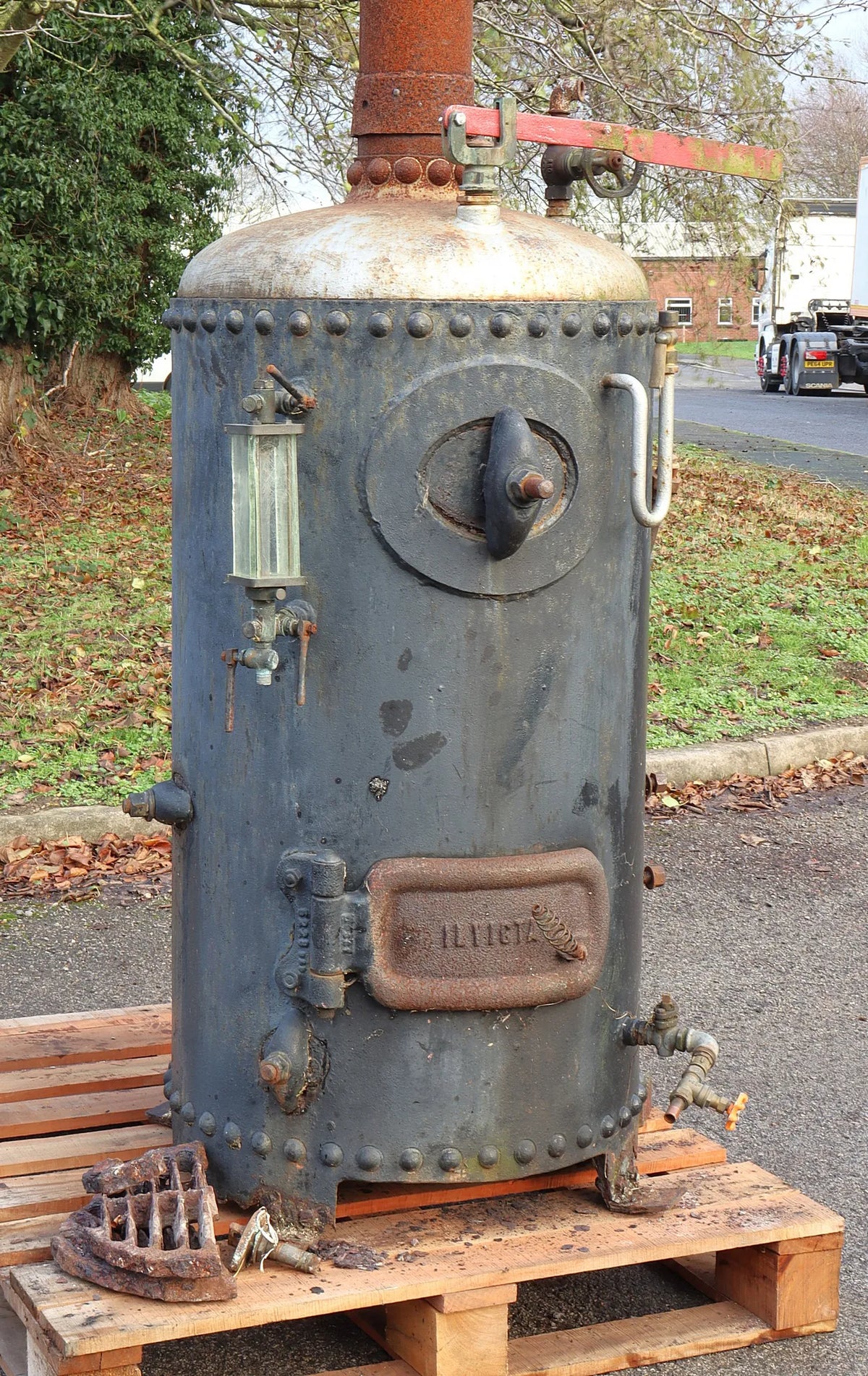 Vertical single flue boiler