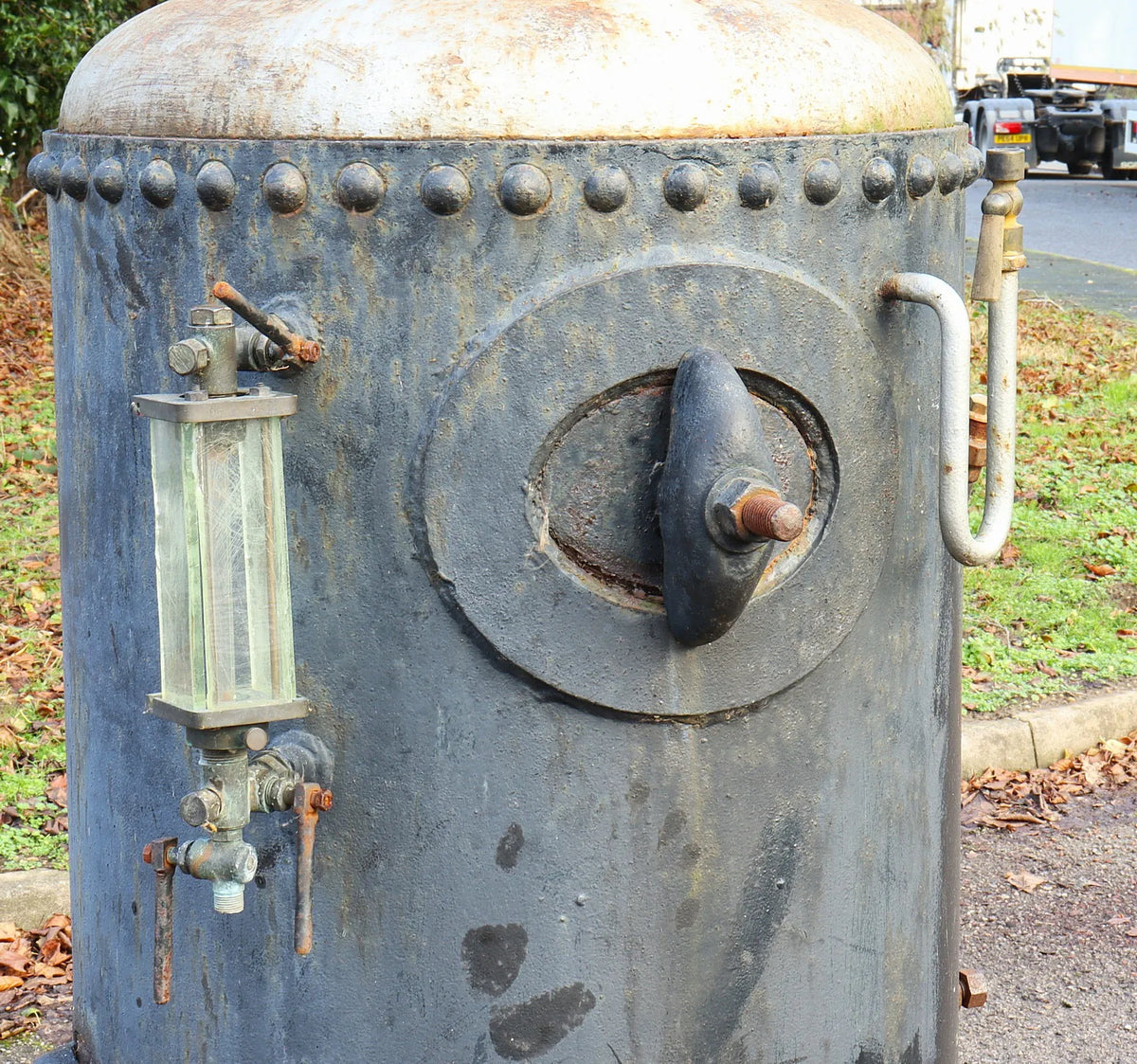 Vertical single flue boiler
