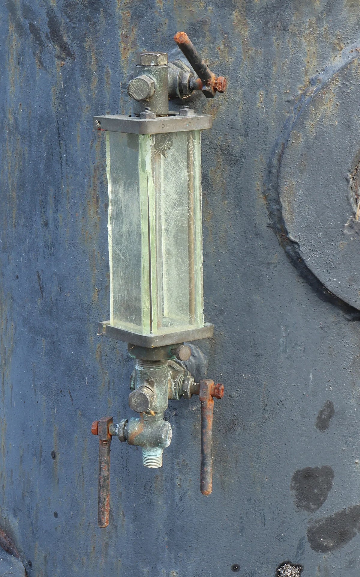 Vertical single flue boiler