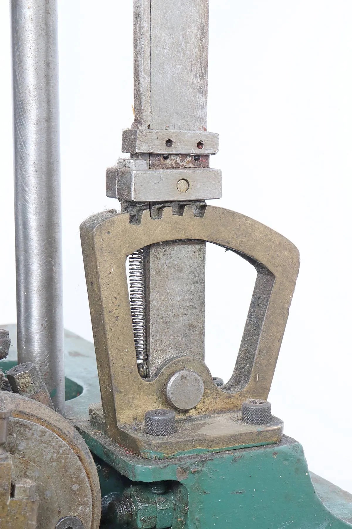 Large vertical engine