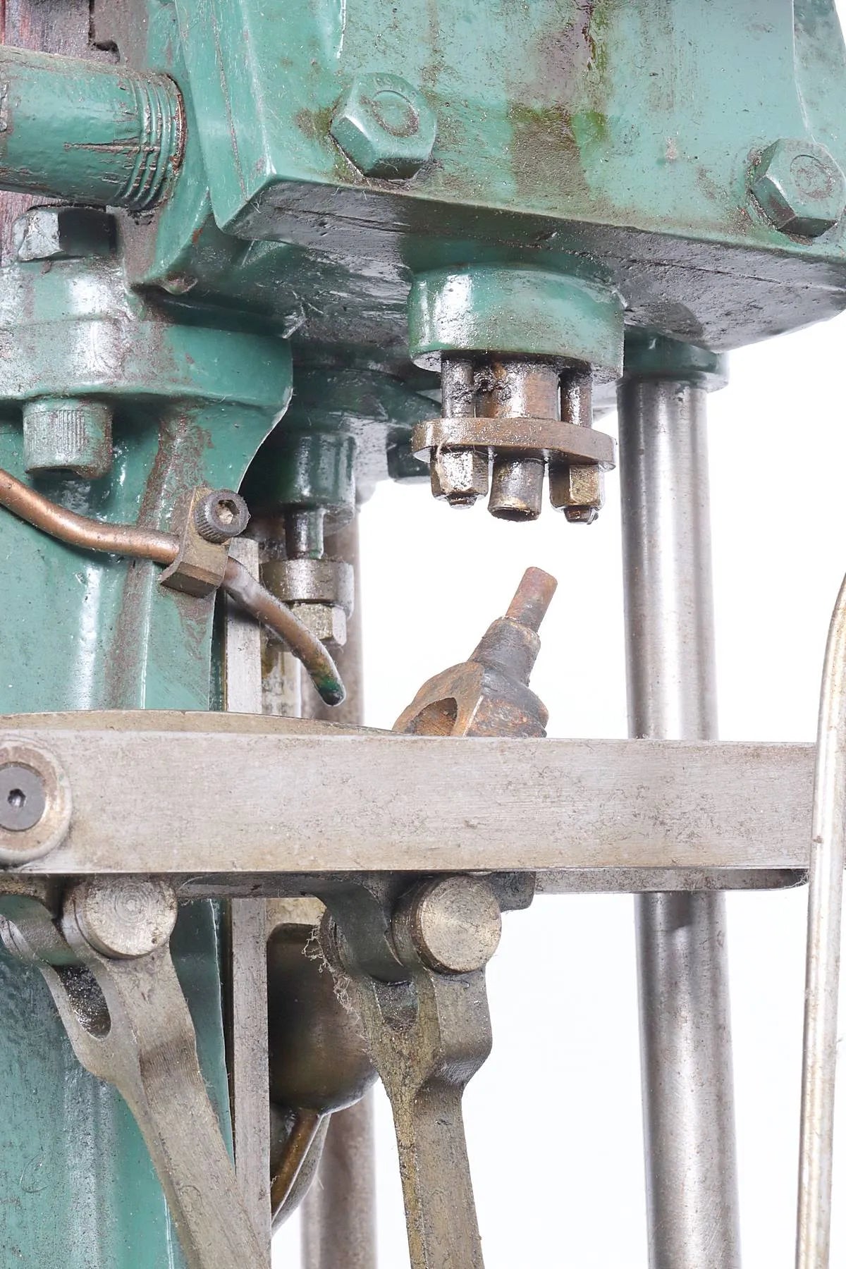 Large vertical engine