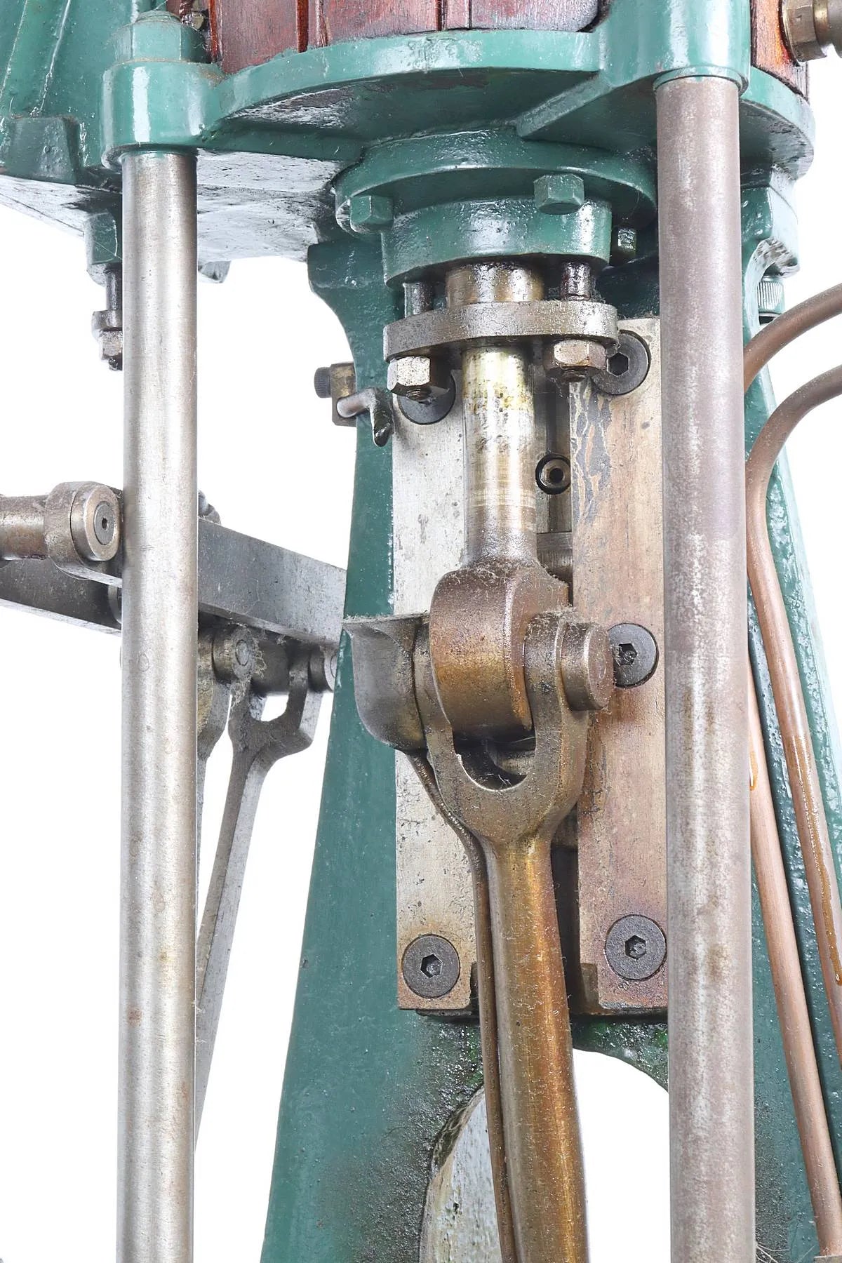 Large vertical engine