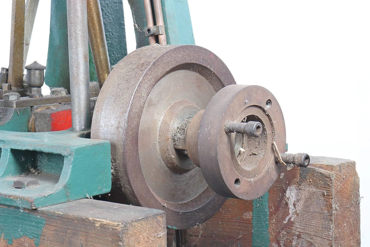 Large vertical engine