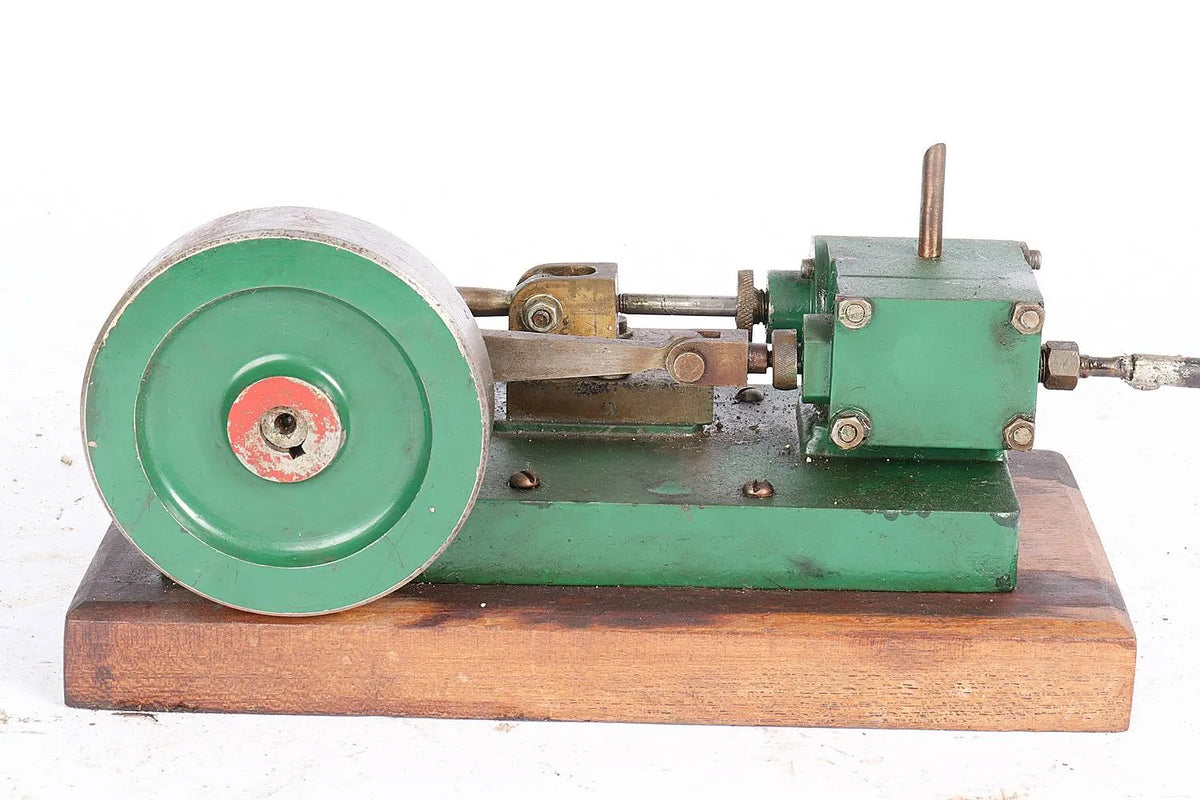 Scratch-built horizontal engine