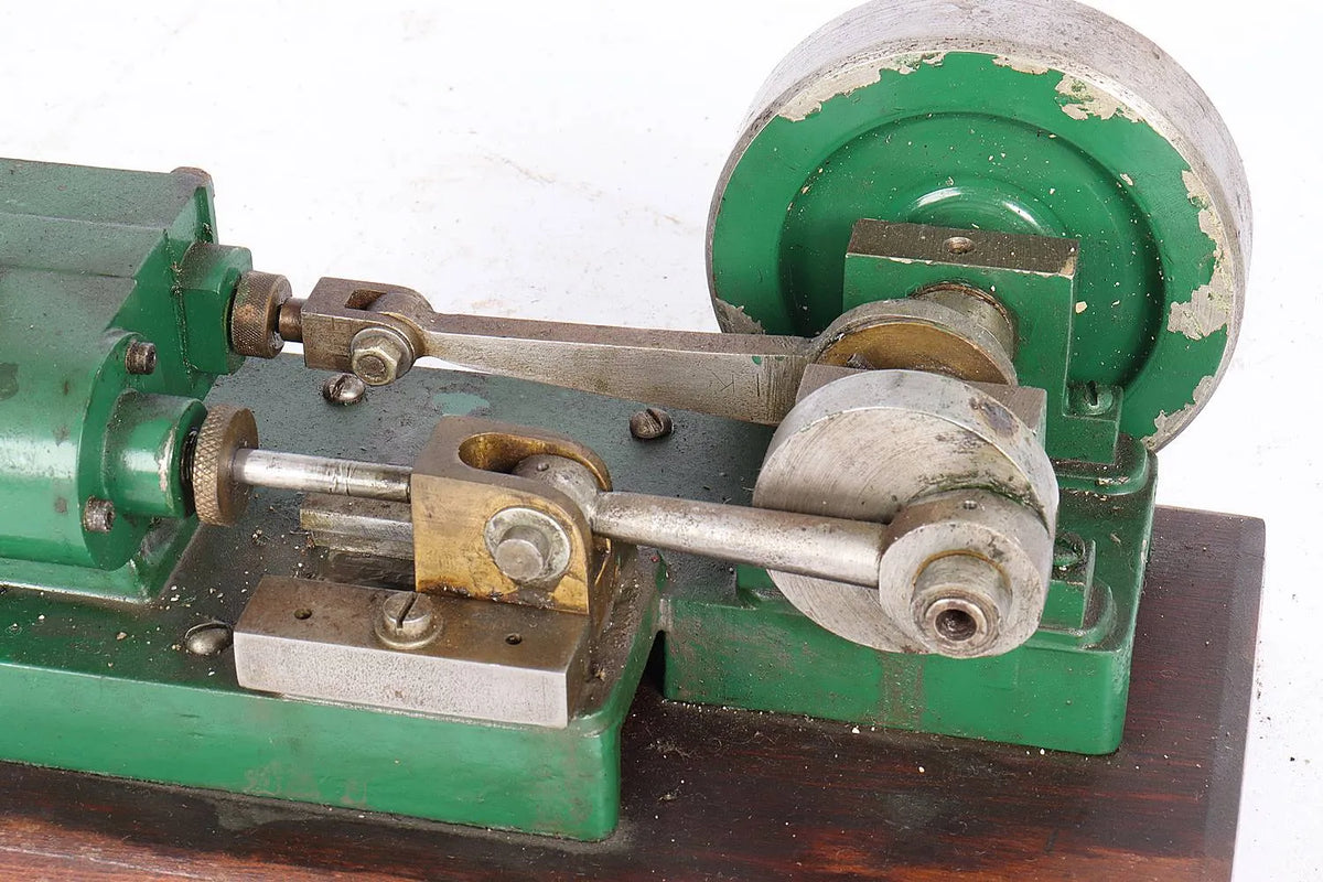Scratch-built horizontal engine