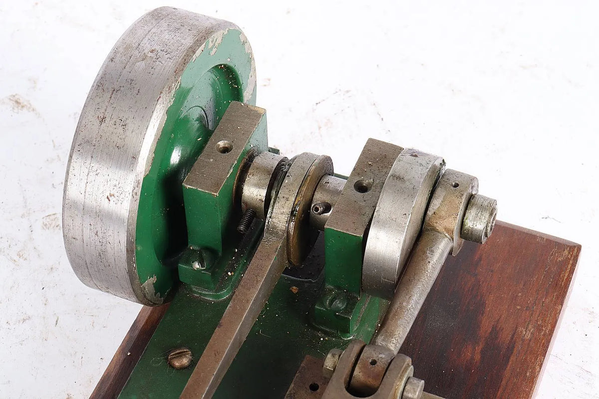 Scratch-built horizontal engine