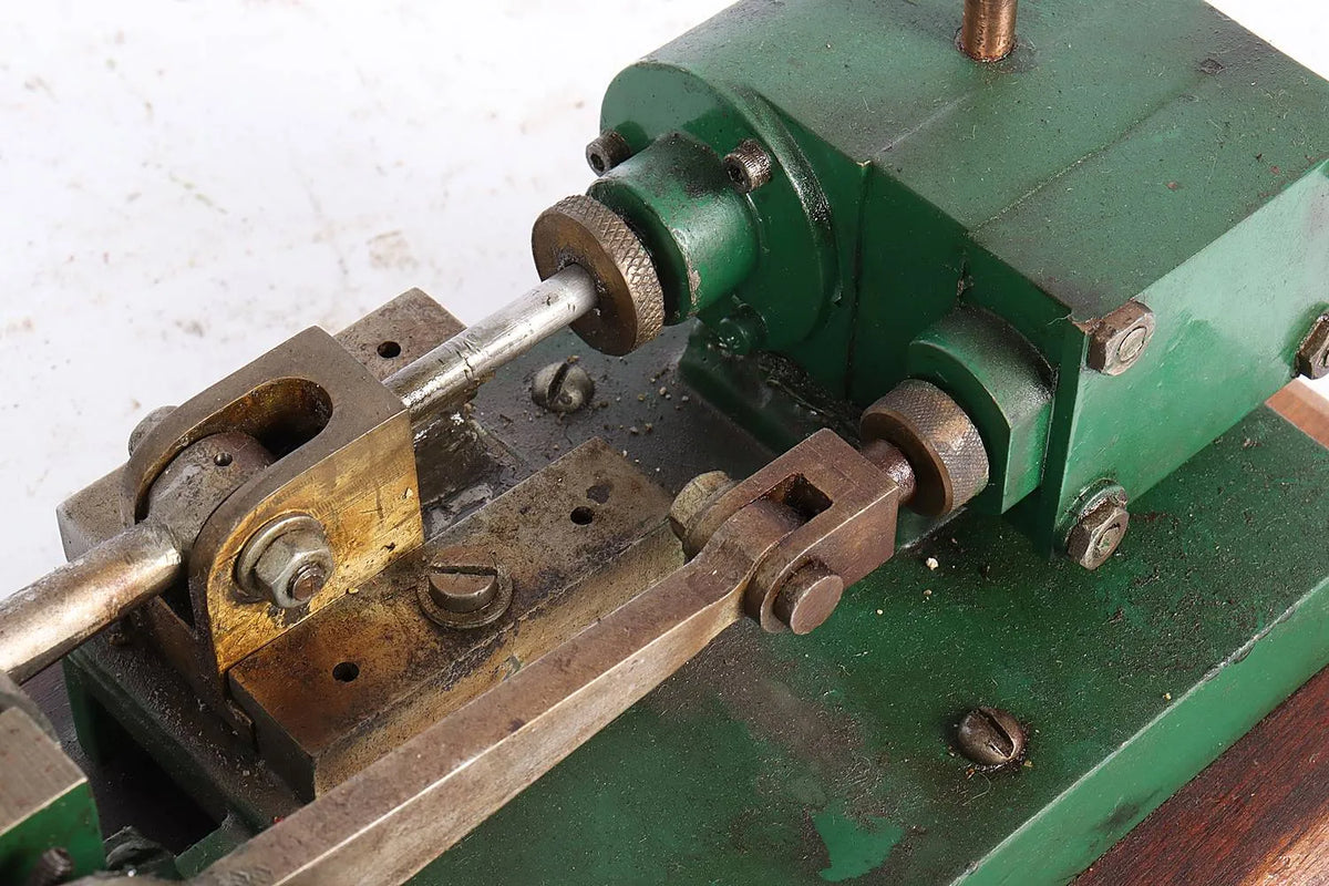 Scratch-built horizontal engine