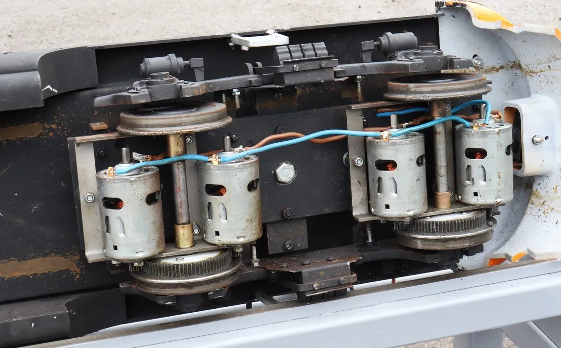 5 inch gauge Santa Fe F7 battery electric